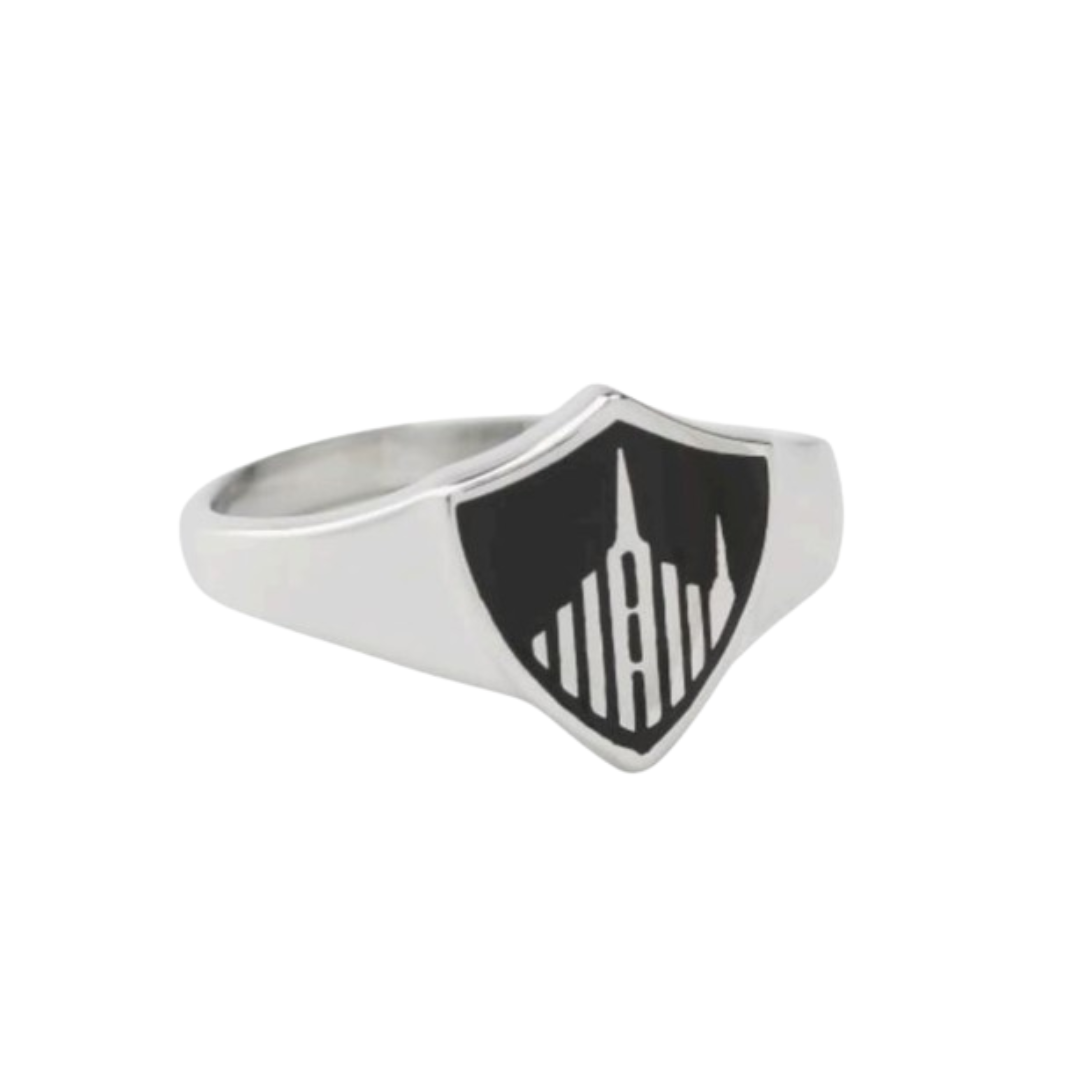 Anillo de Caballero con Templo – Fortaleza en Tu Mano
