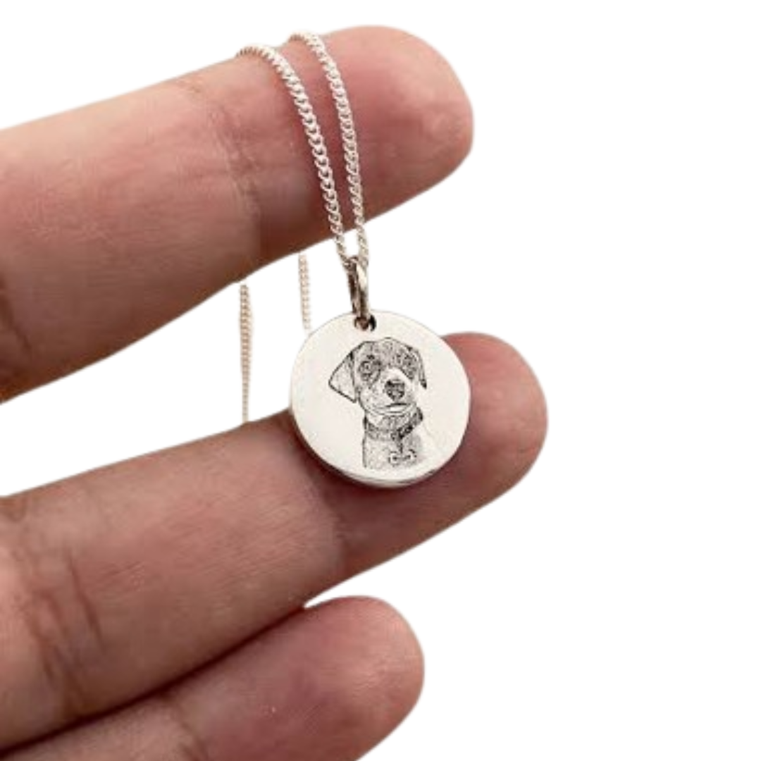 Collar Personalizado con Dije Grabado – Lleva Siempre Contigo a Quien Amas